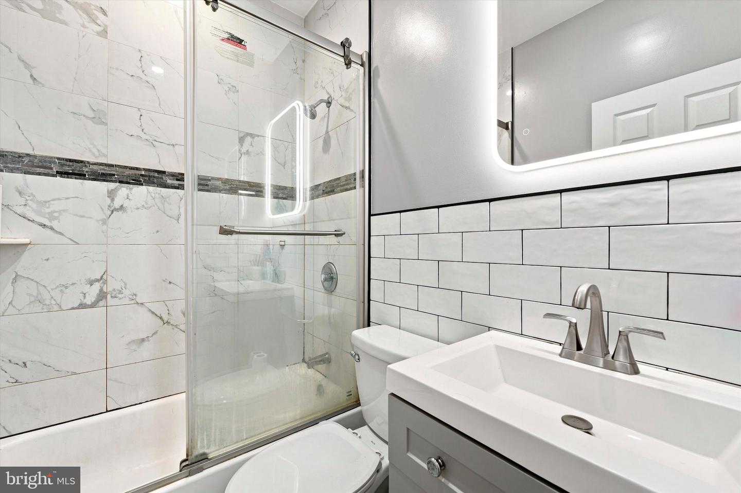 2314 S Hemberger St Property Photo 3