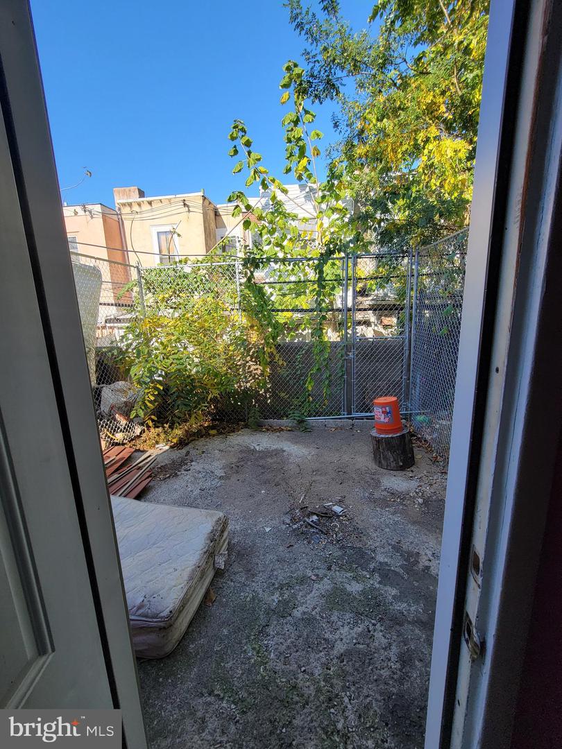 813 W Birch St Property Photo 19