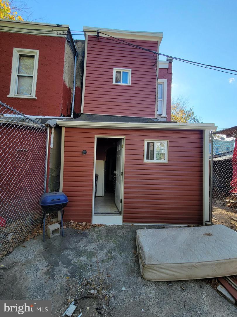813 W Birch St Property Photo 22
