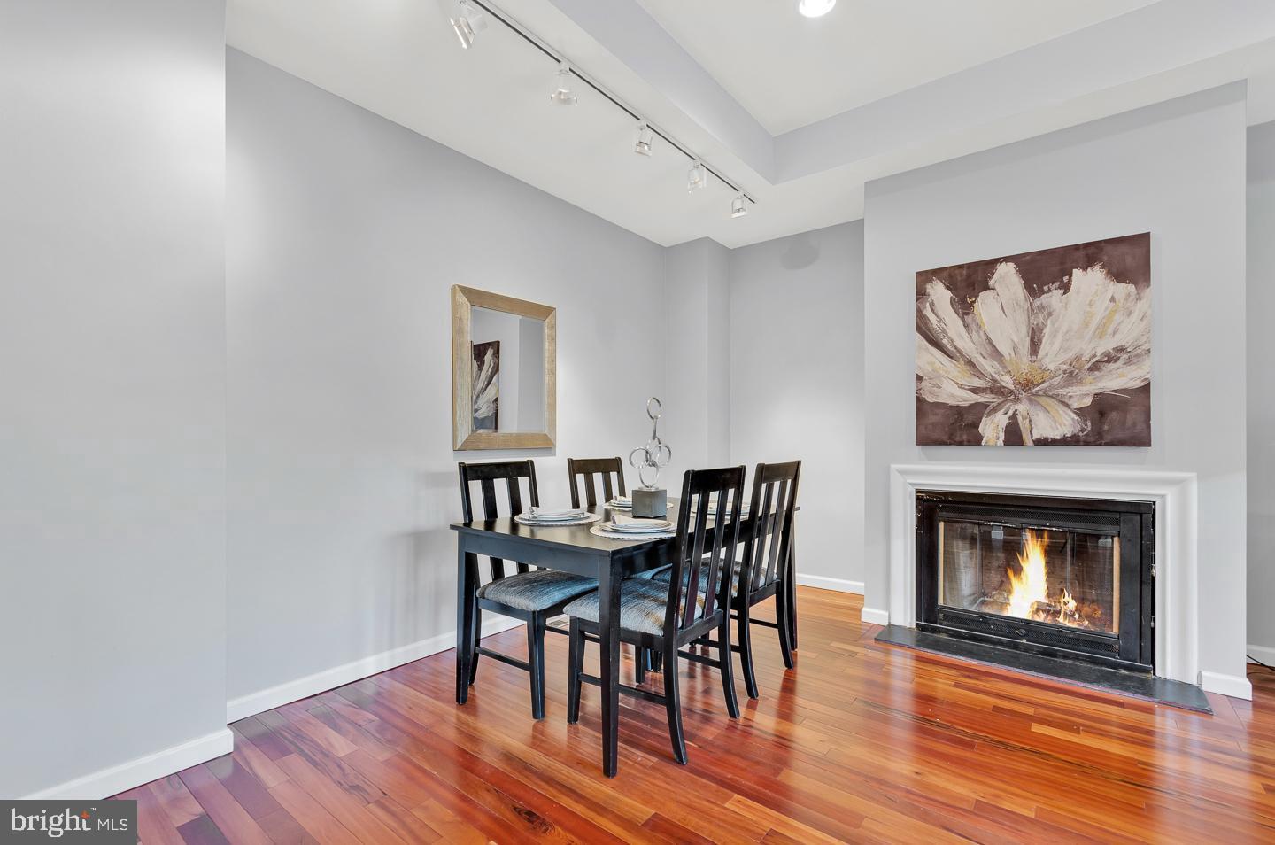 778 S Front St #i Property Photo 8
