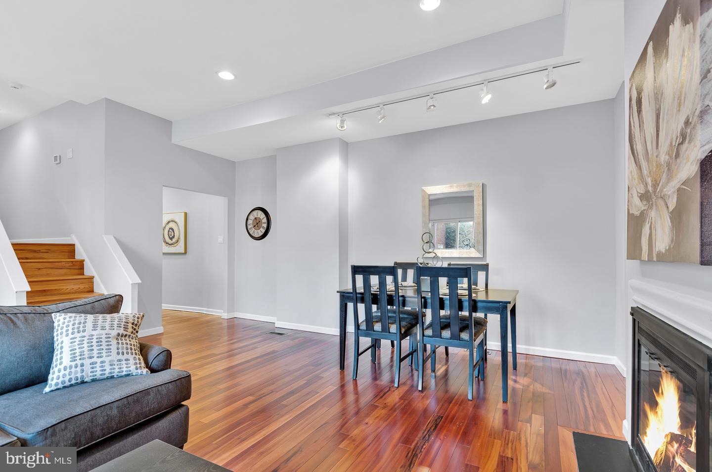 778 S Front St #i Property Photo 10