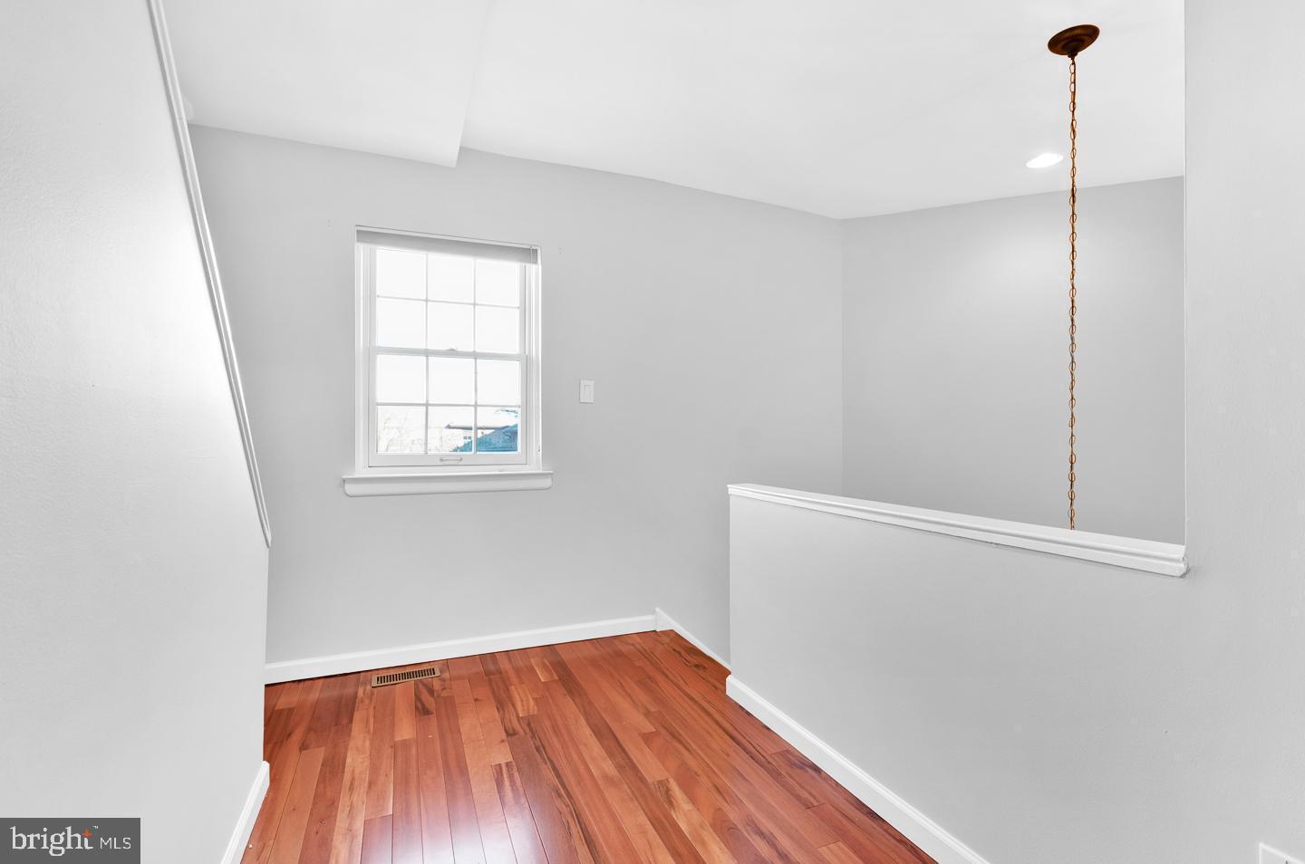 778 S Front St #i Property Photo 14