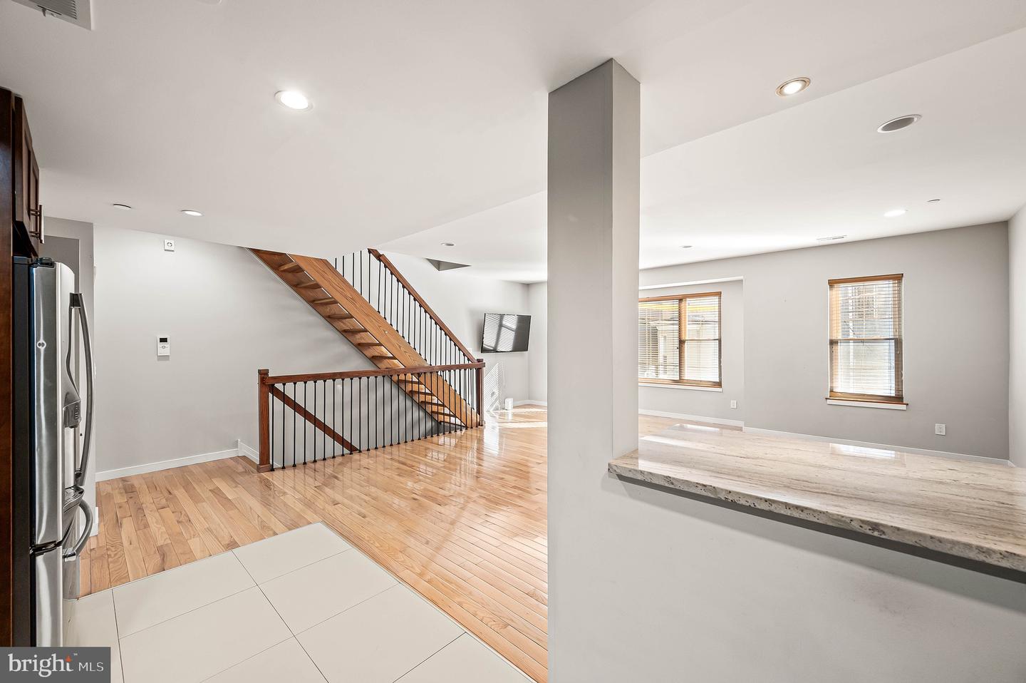 1743 Cambridge St #b Property Photo 5