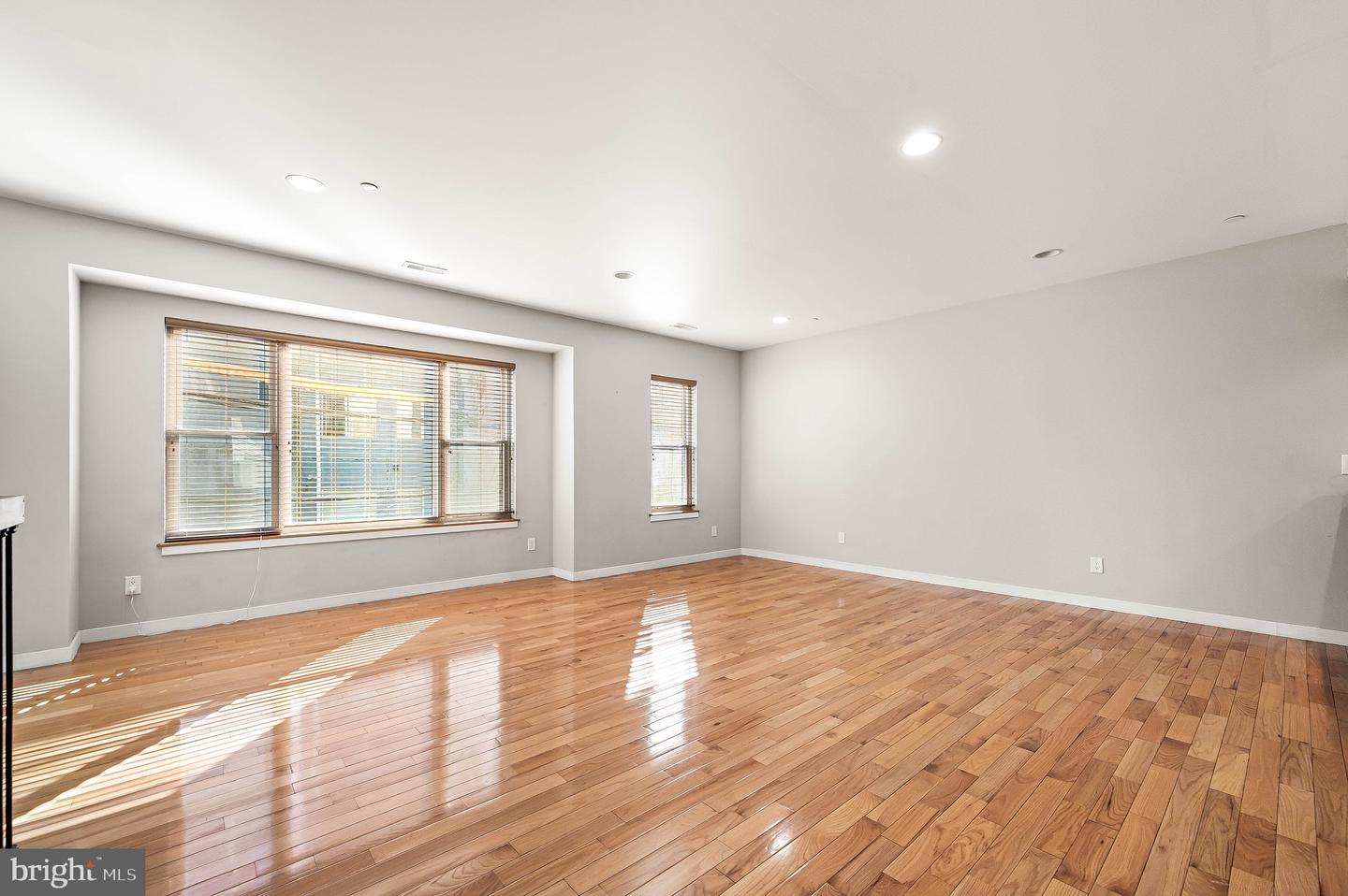 1743 Cambridge St #b Property Photo 6