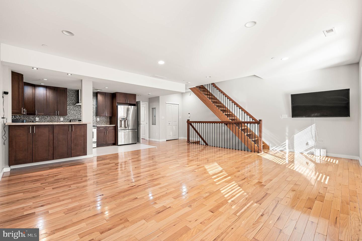 1743 Cambridge St #b Property Photo 8