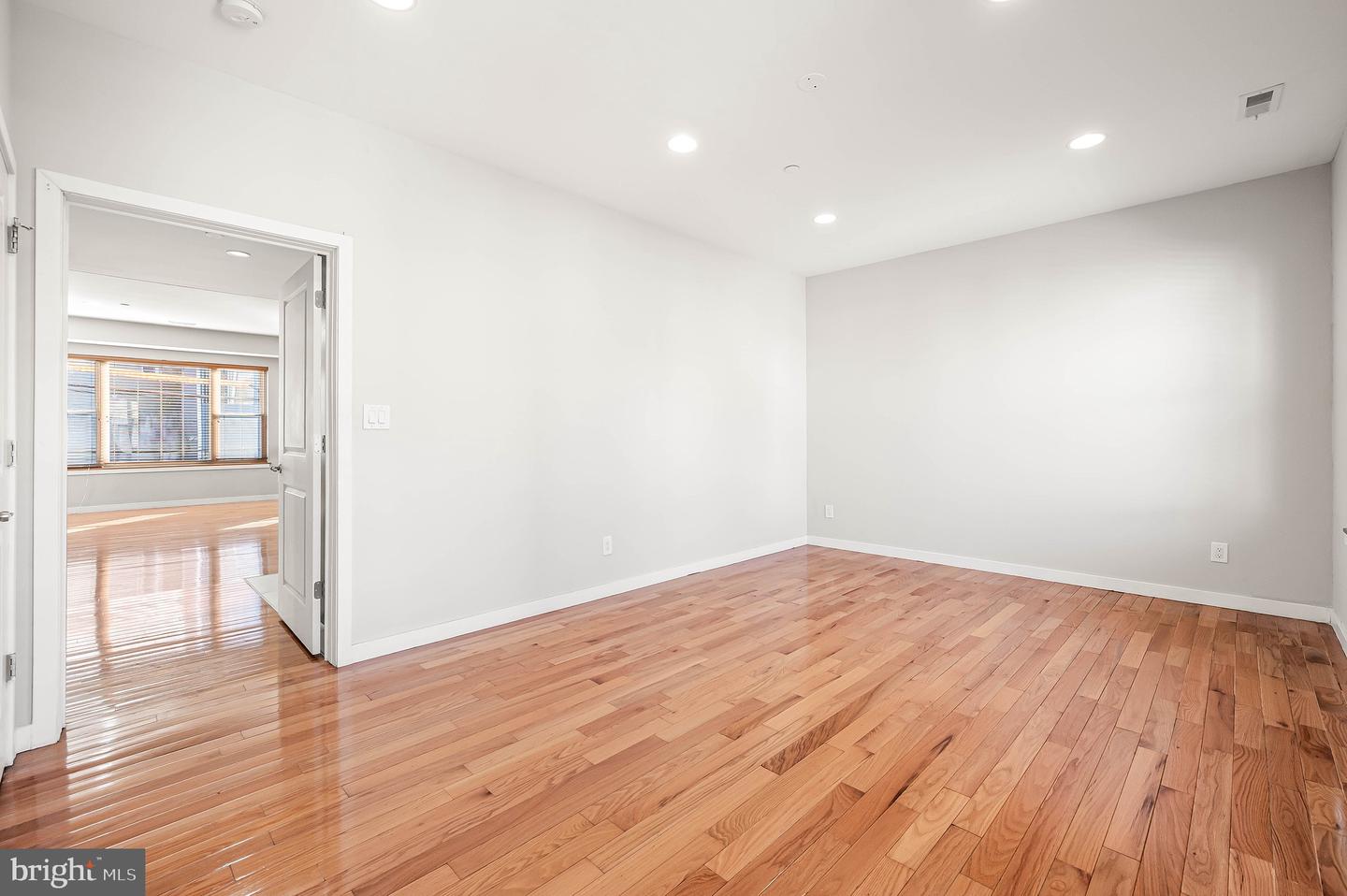 1743 Cambridge St #b Property Photo 9