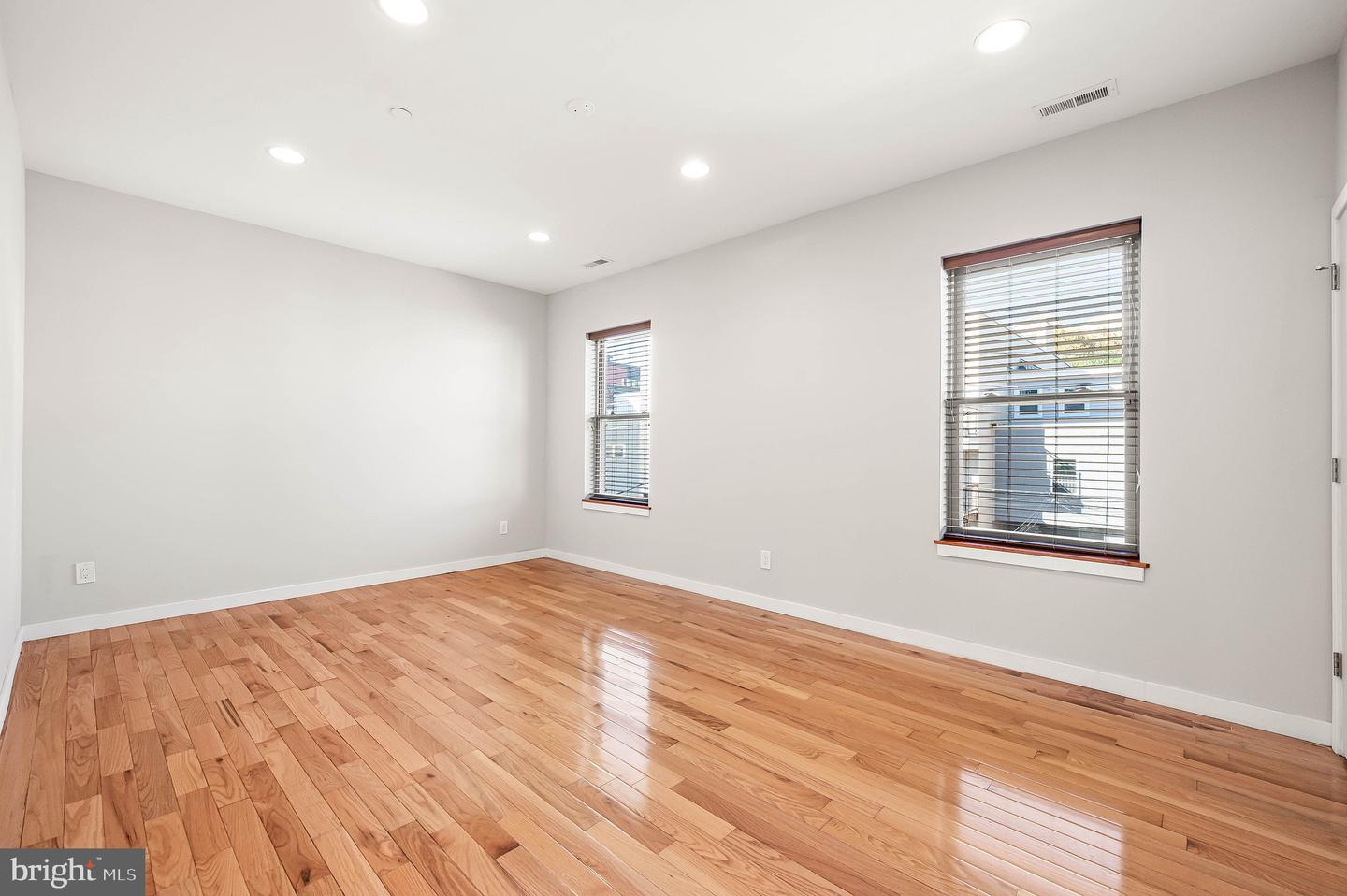 1743 Cambridge St #b Property Photo 11