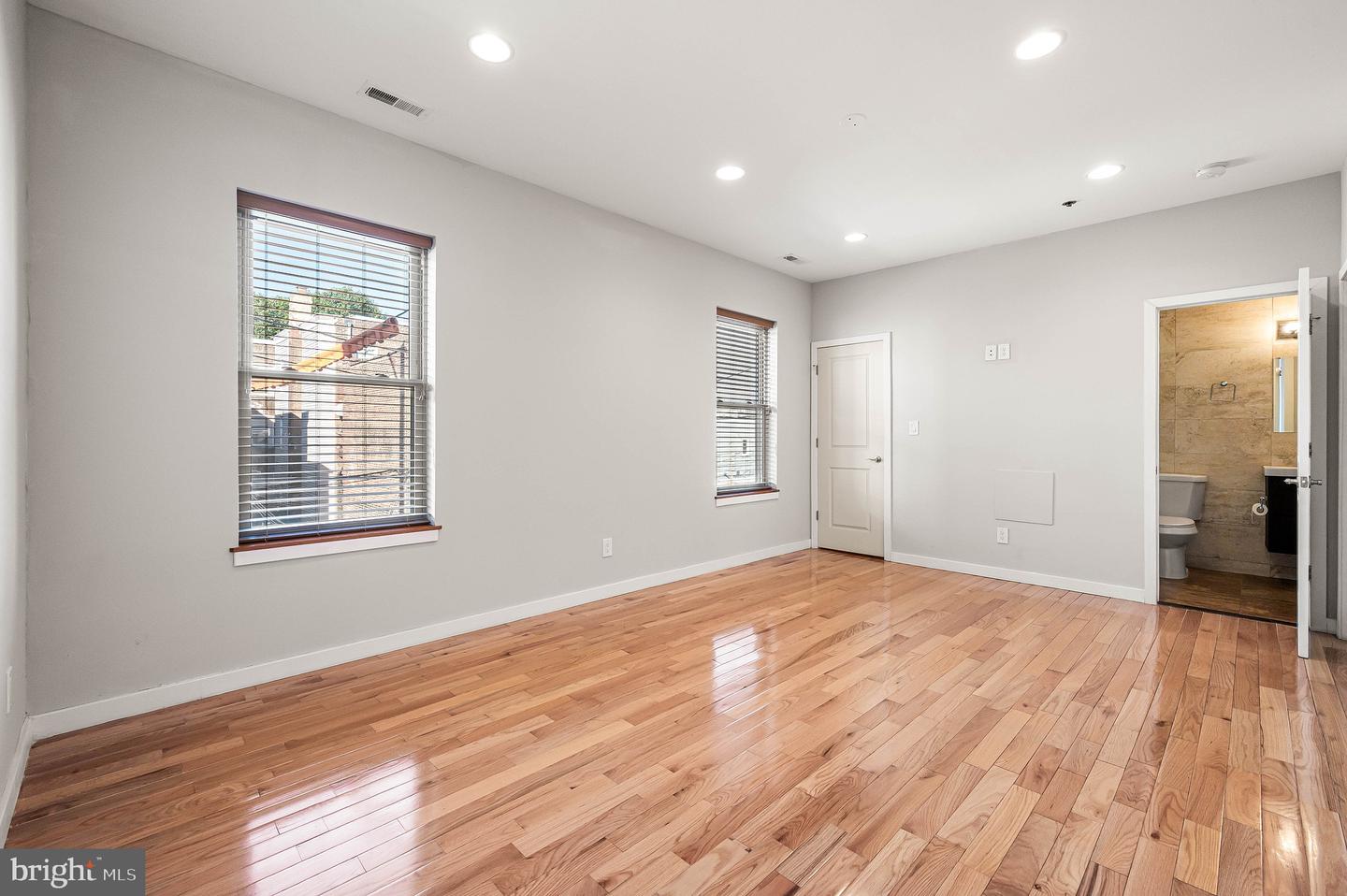 1743 Cambridge St #b Property Photo 12