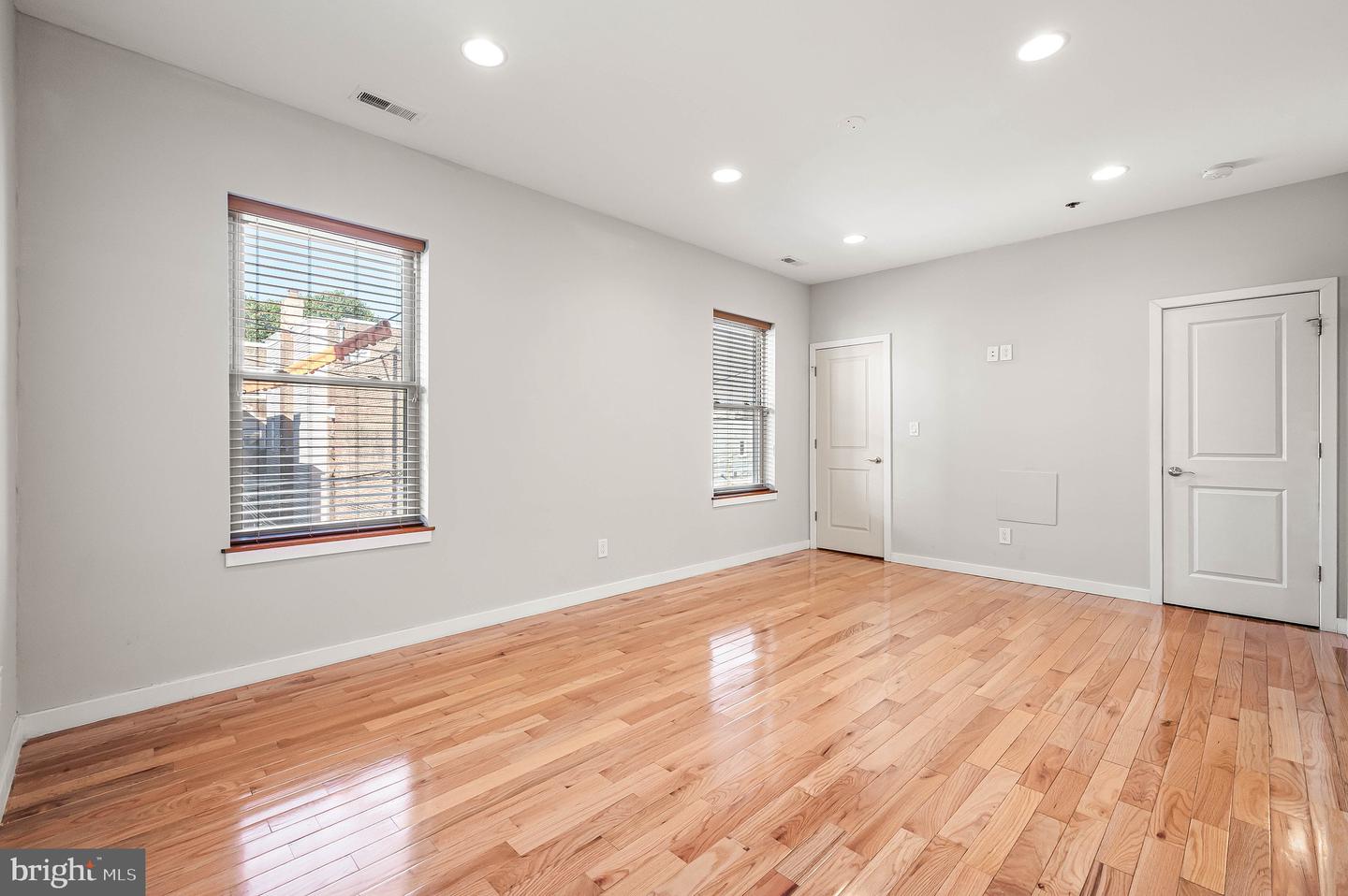 1743 Cambridge St #b Property Photo 13