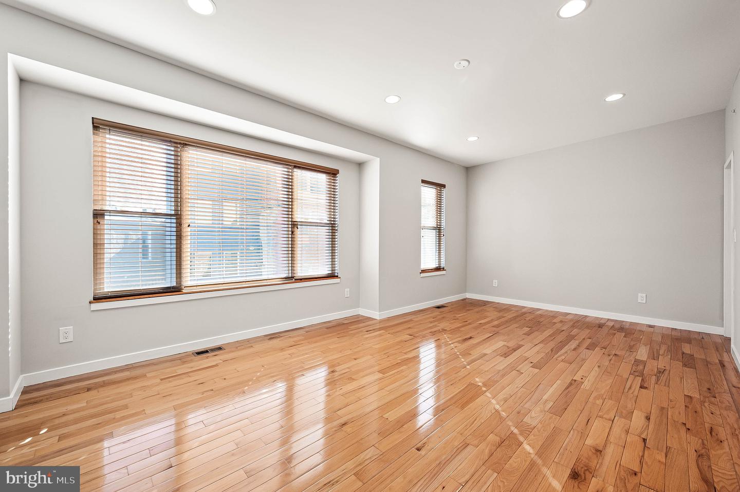 1743 Cambridge St #b Property Photo 18
