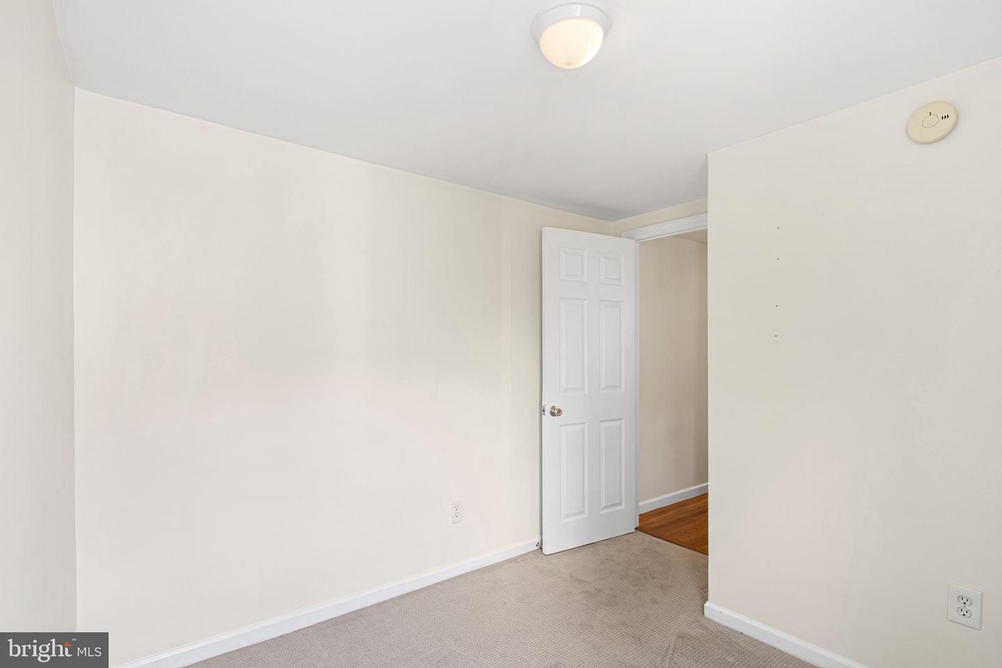 439 W George St Property Photo 15