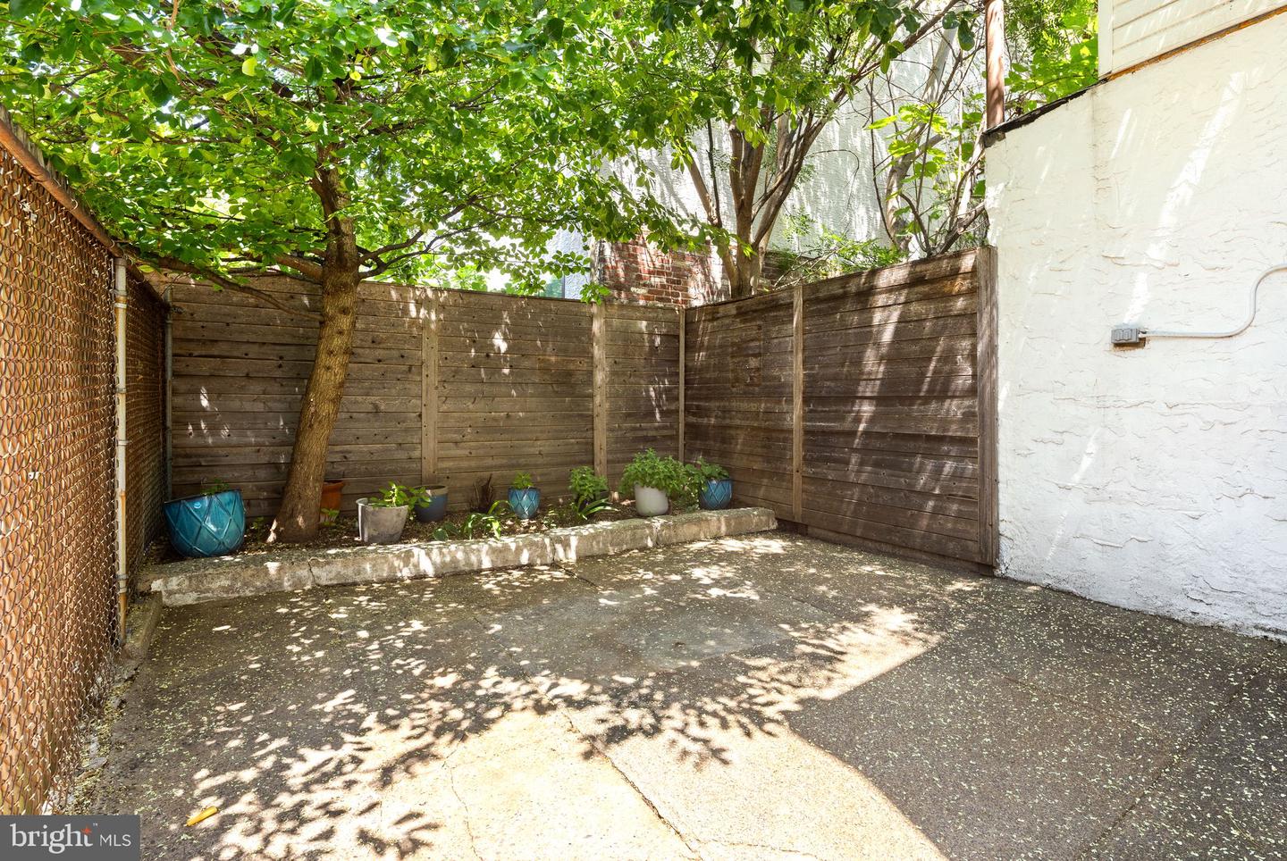 439 W George St Property Photo 18