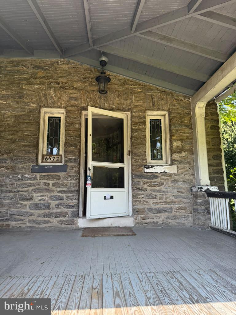 6672 Lincoln Dr Property Photo 18