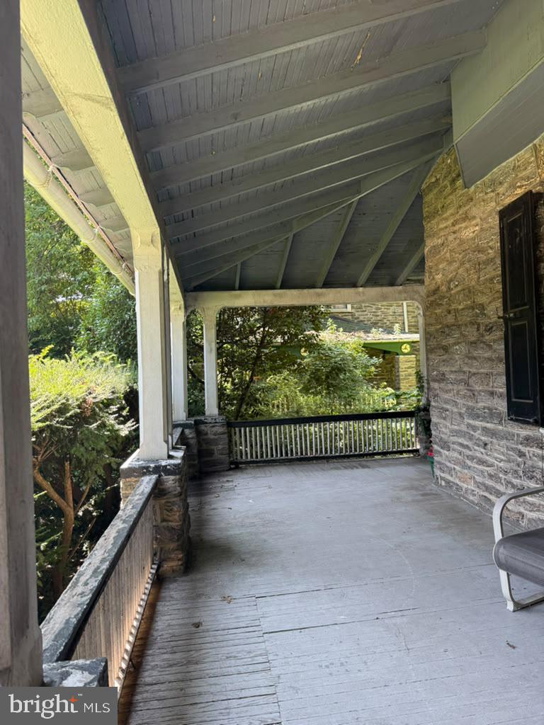6672 Lincoln Dr Property Photo 19