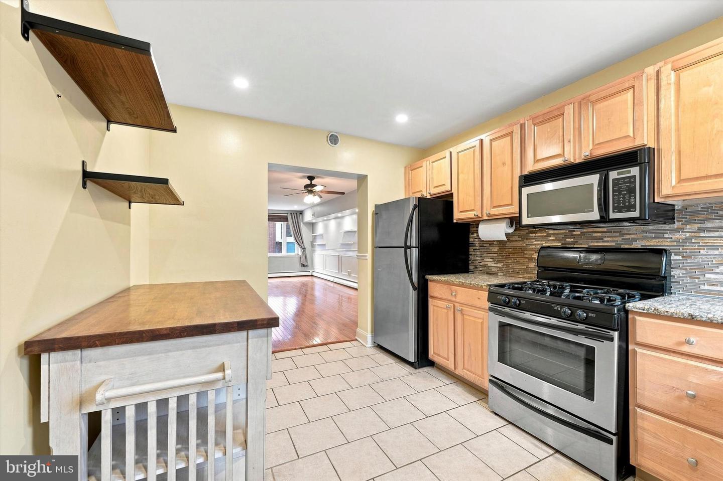 2432 S Bancroft St Property Photo 11