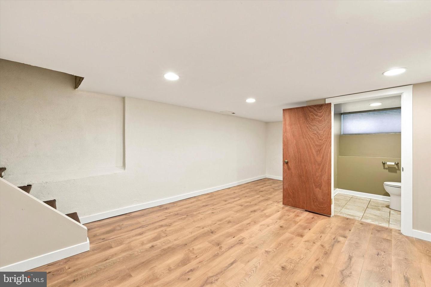 2432 S Bancroft St Property Photo 14