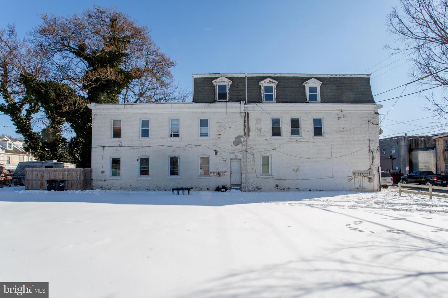 2017 Orthodox St Property Photo 3