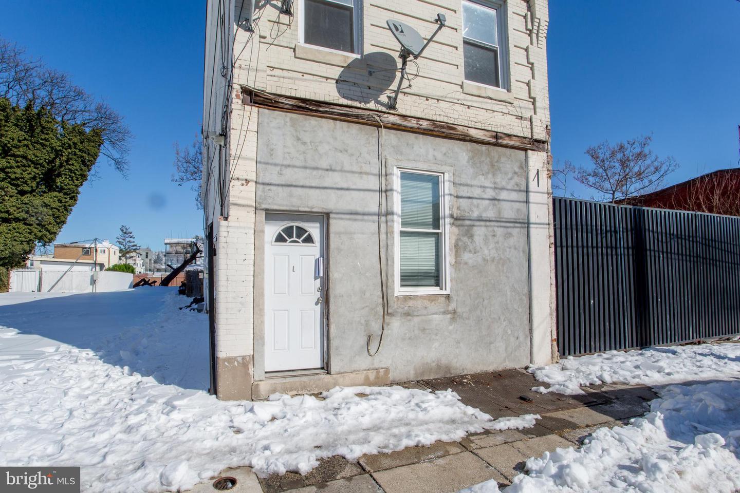 2017 Orthodox St Property Photo 5