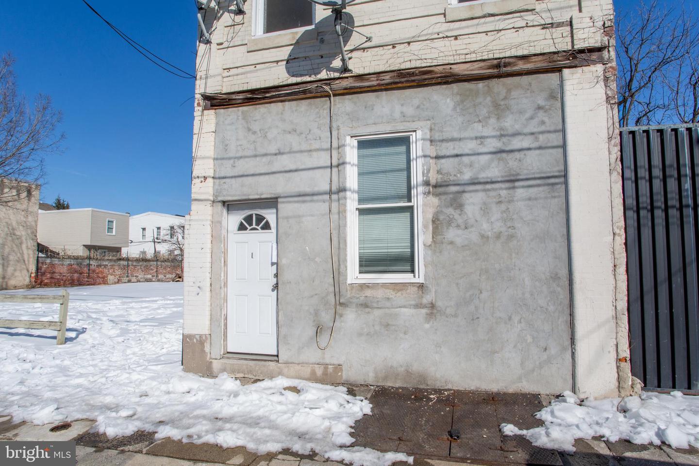2017 Orthodox St Property Photo 6