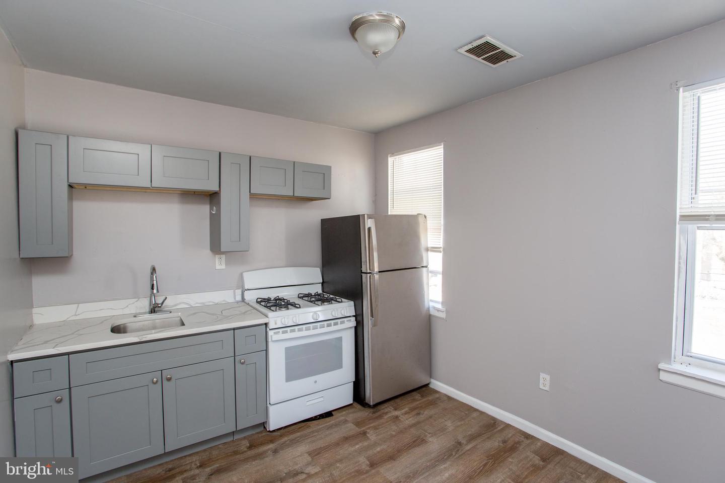 2017 Orthodox St Property Photo 30