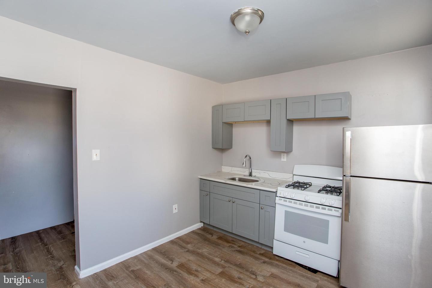 2017 Orthodox St Property Photo 33