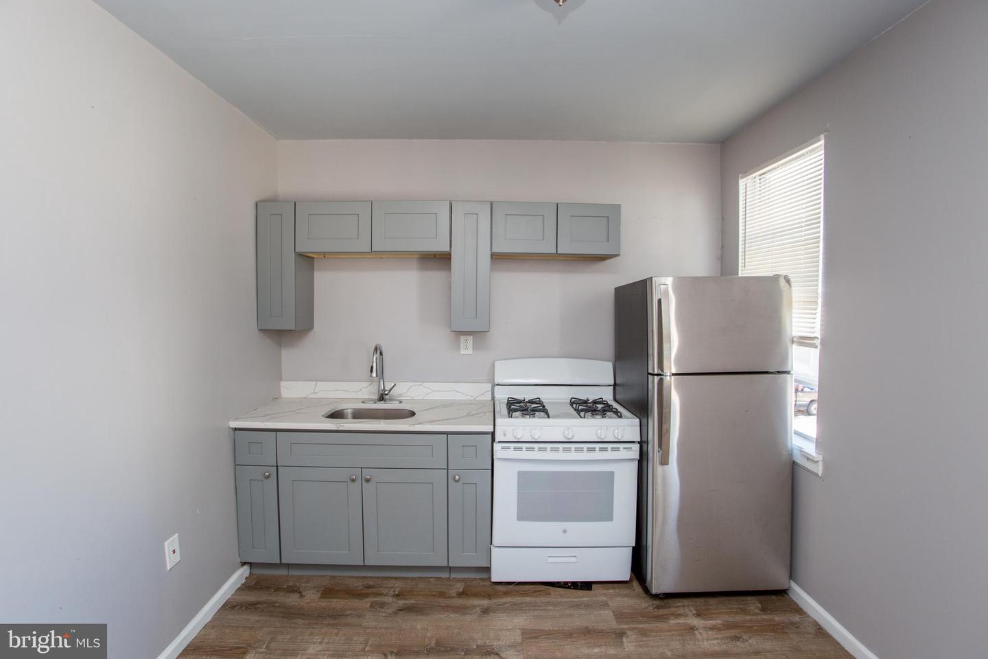 2017 Orthodox St Property Photo 34