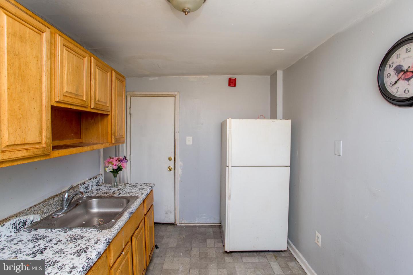 2017 Orthodox St Property Photo 60
