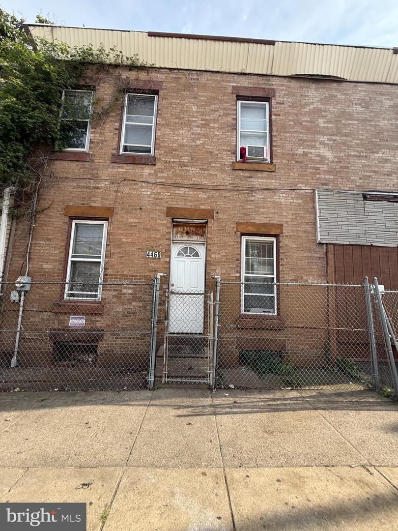 4469 N Gratz St Property Photo 1