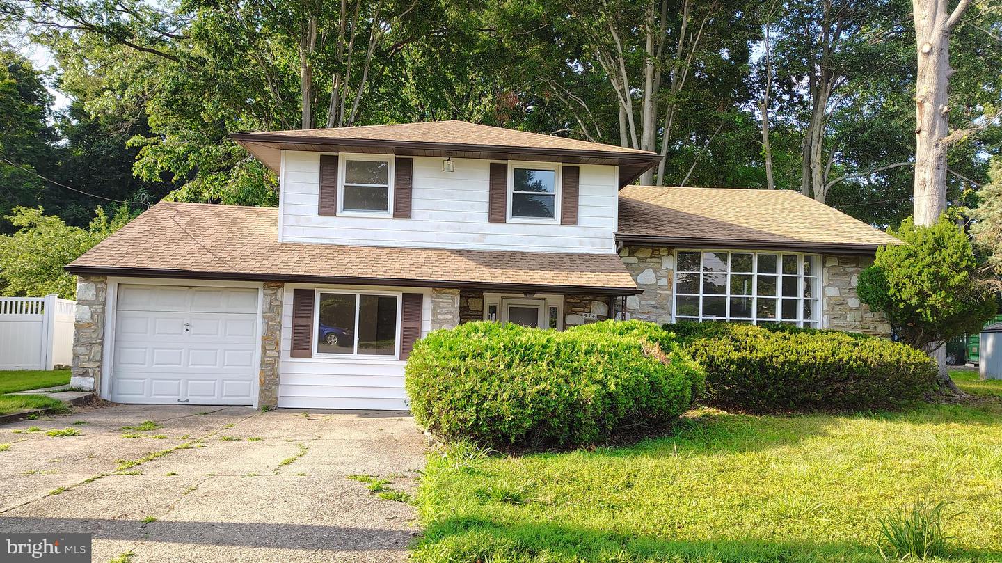 574 Remsen Rd Property Photo 1