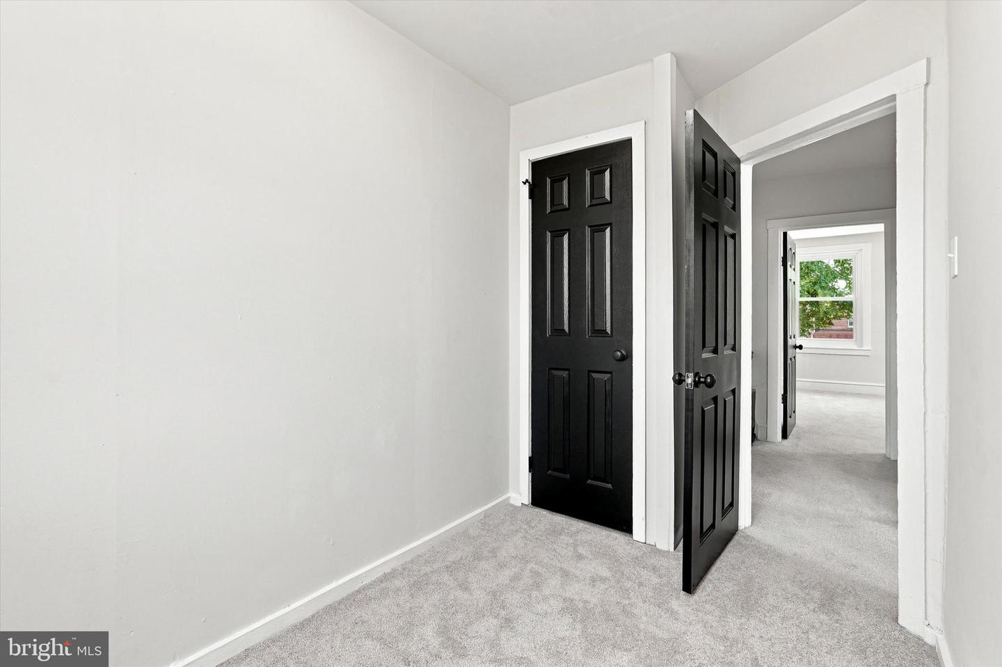 2501 S Dewey St Property Photo 10