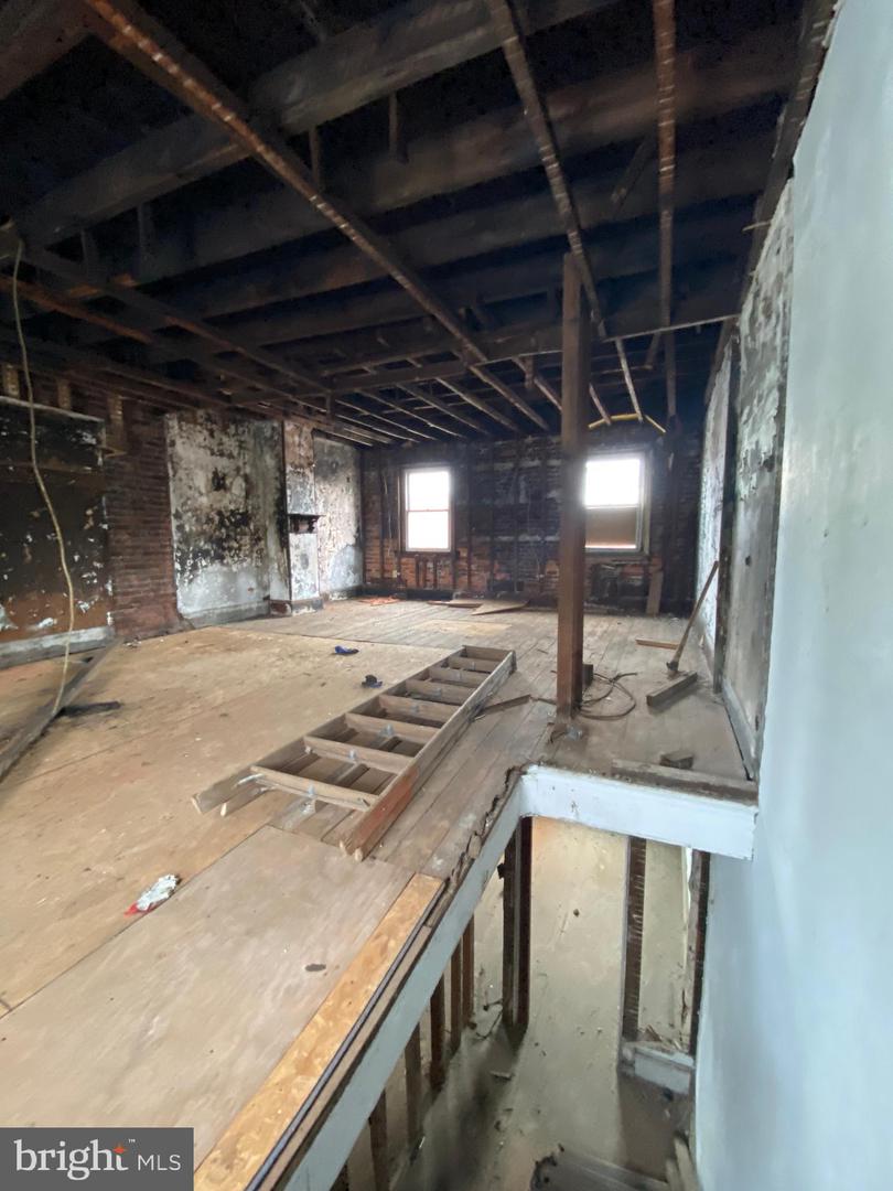 645 N Preston St Property Photo 3