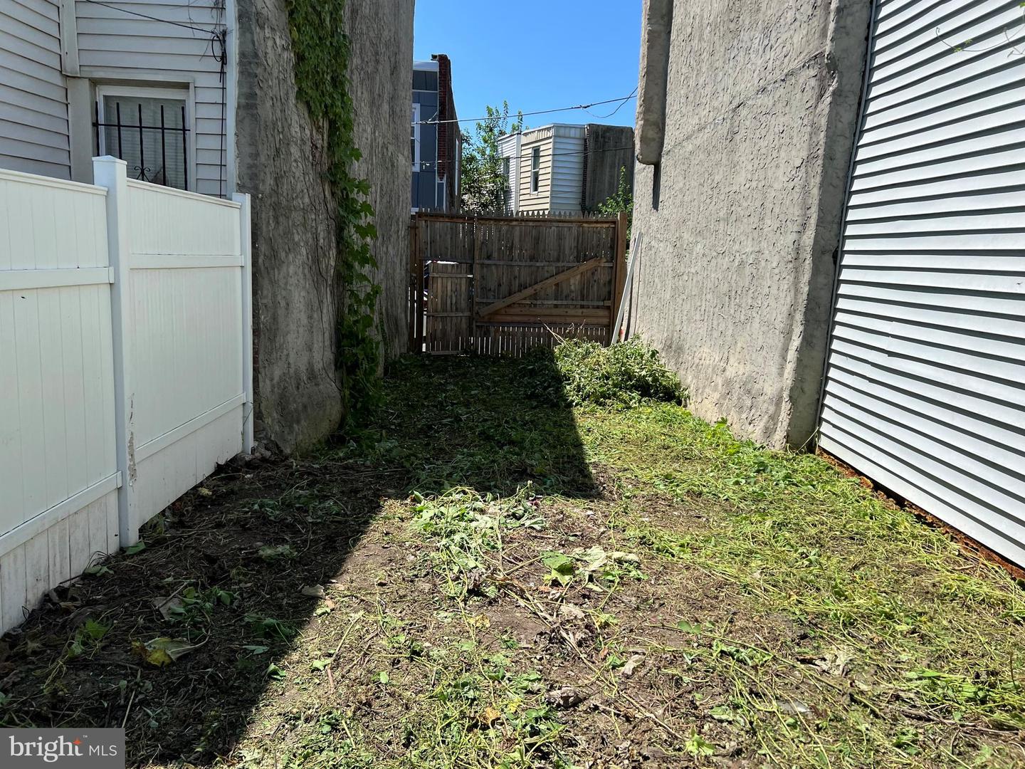 2221 S Reese St Property Photo 2