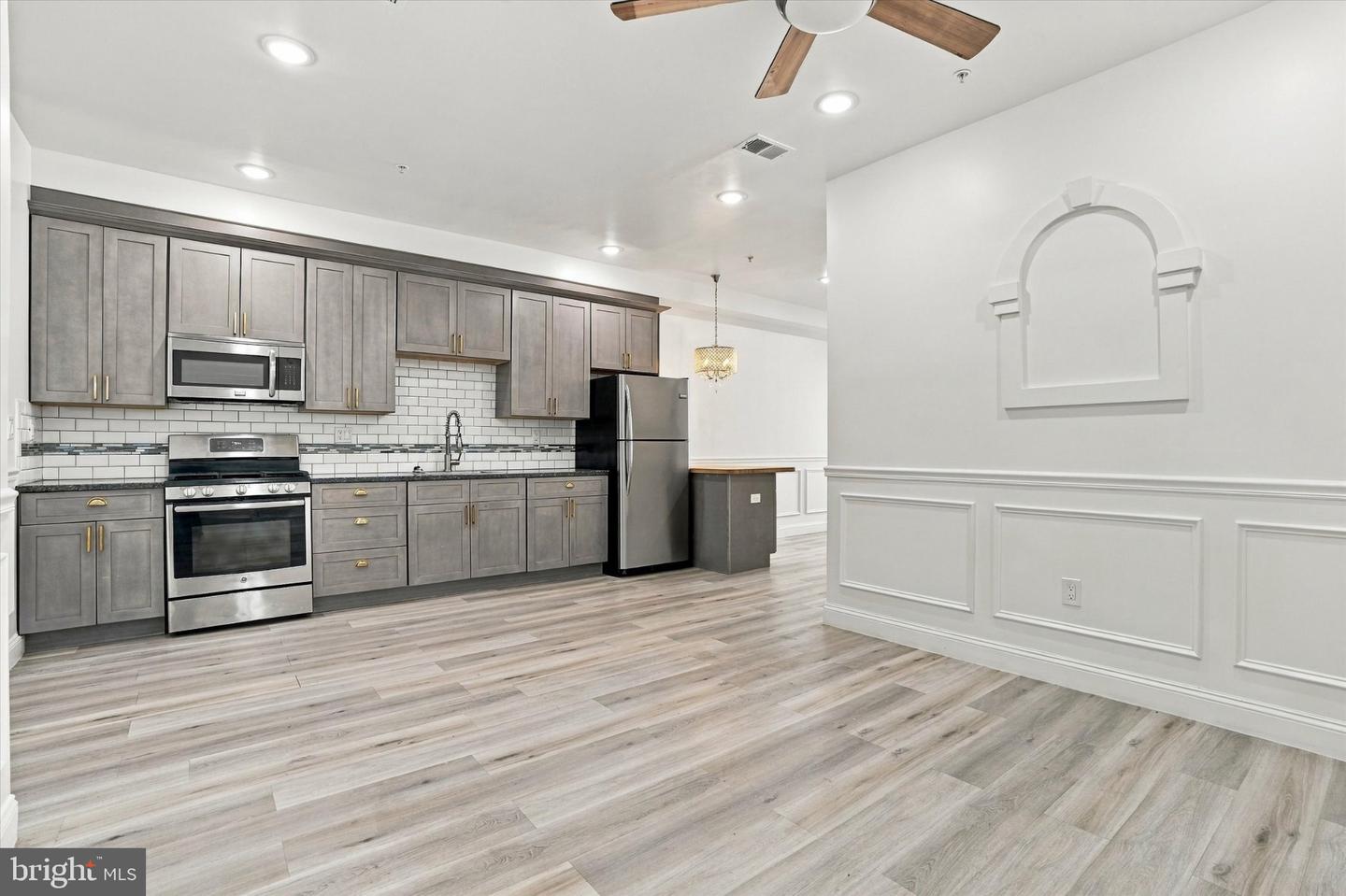1233 S Broad St #1r Property Photo 6