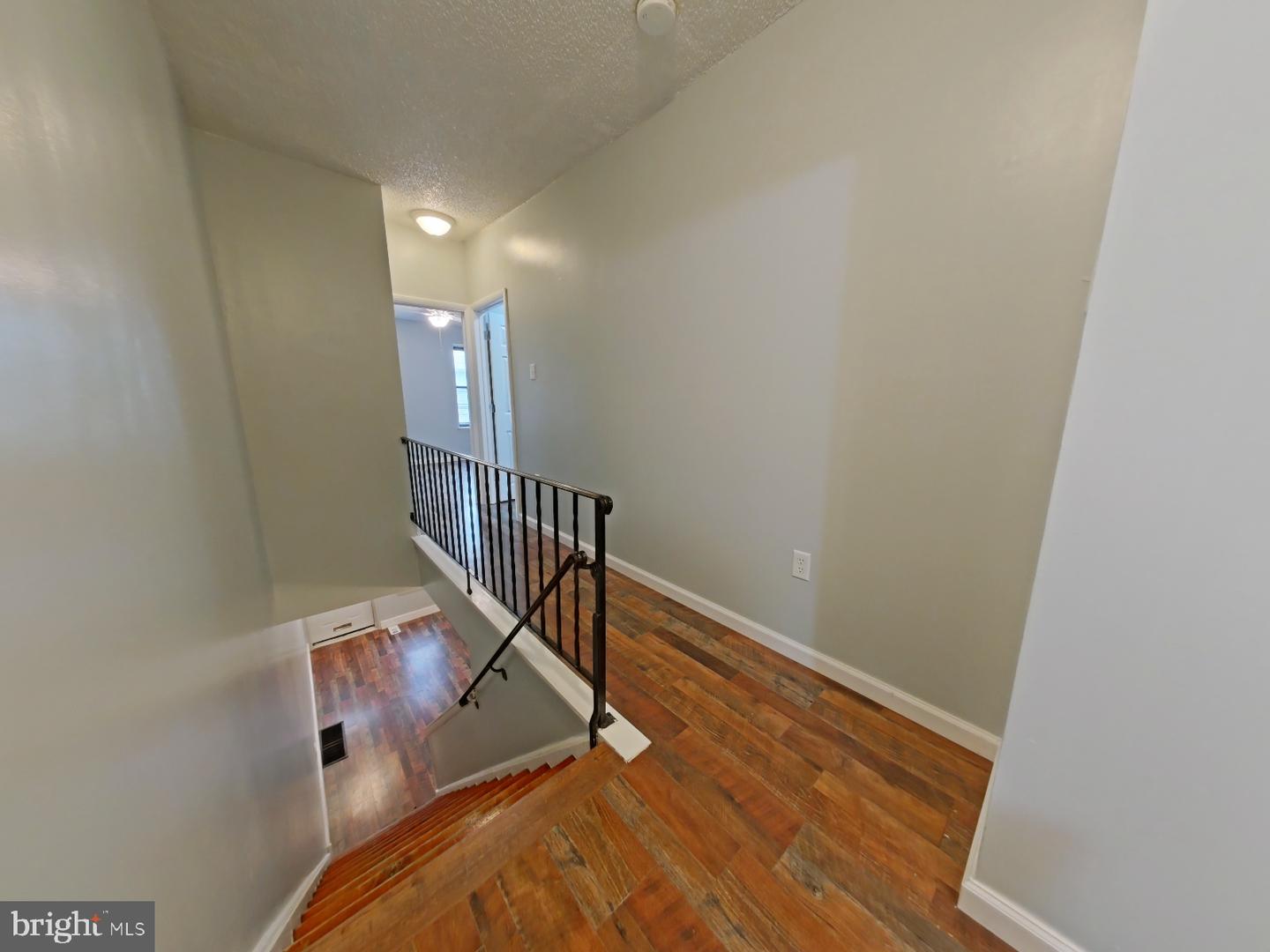 512 Mercy St Property Photo 14