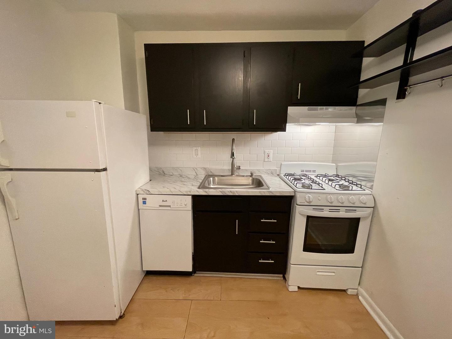 792 S Front St #b Property Photo 8