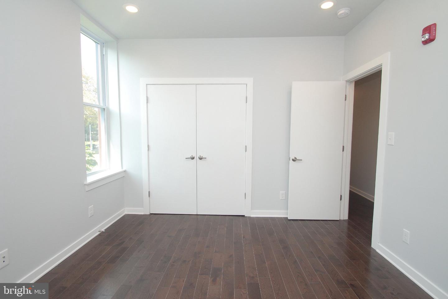 3910 W Girard Ave Property Photo 19