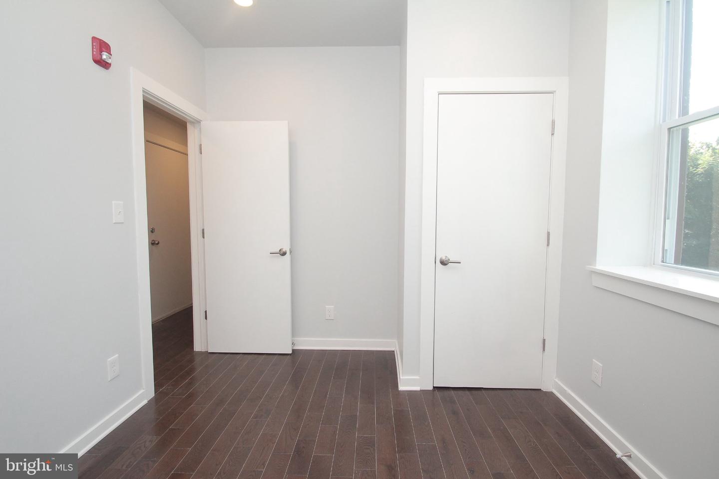 3910 W Girard Ave Property Photo 21