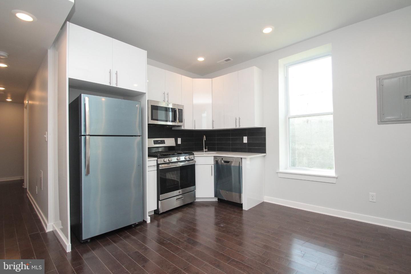 3910 W Girard Ave Property Photo 22