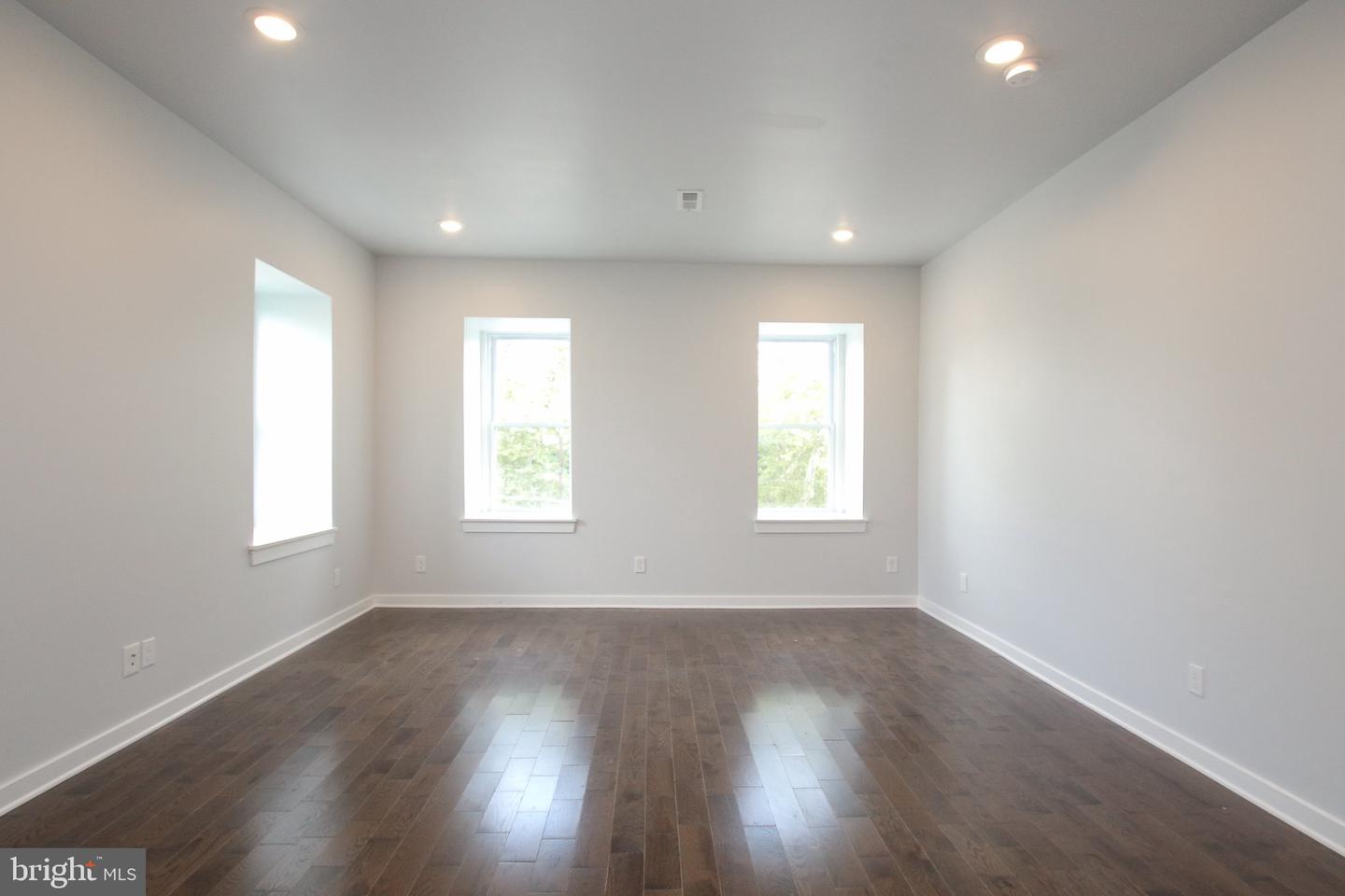 3910 W Girard Ave Property Photo 27