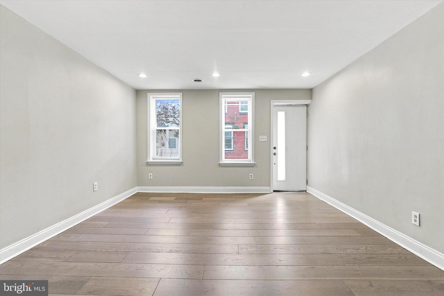1829 Fernon St Property Photo 4