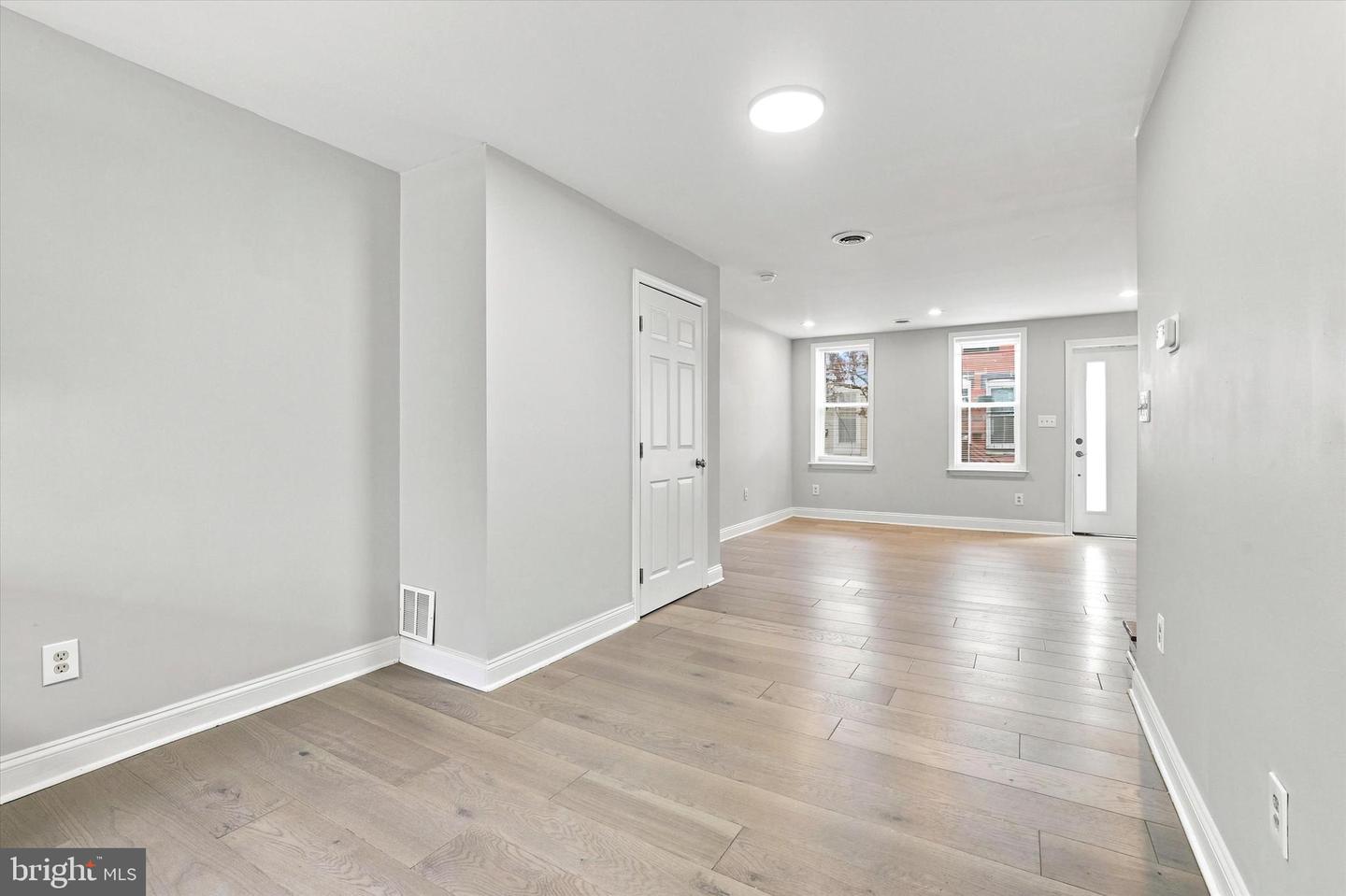 1829 Fernon St Property Photo 5