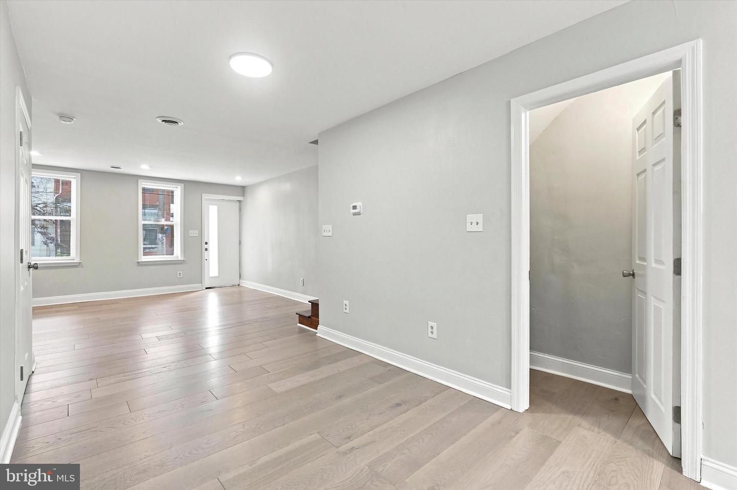 1829 Fernon St Property Photo 6