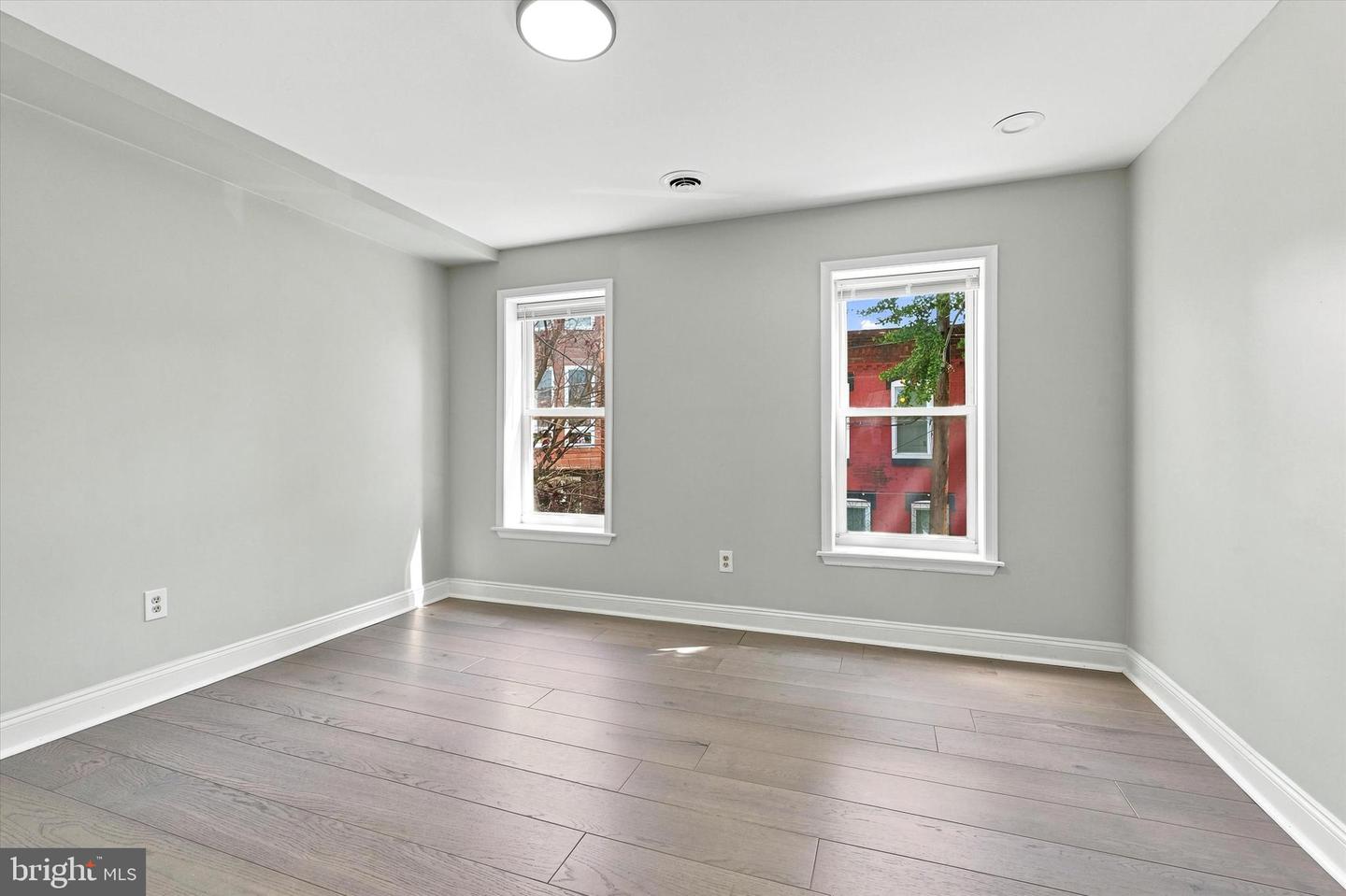 1829 Fernon St Property Photo 10