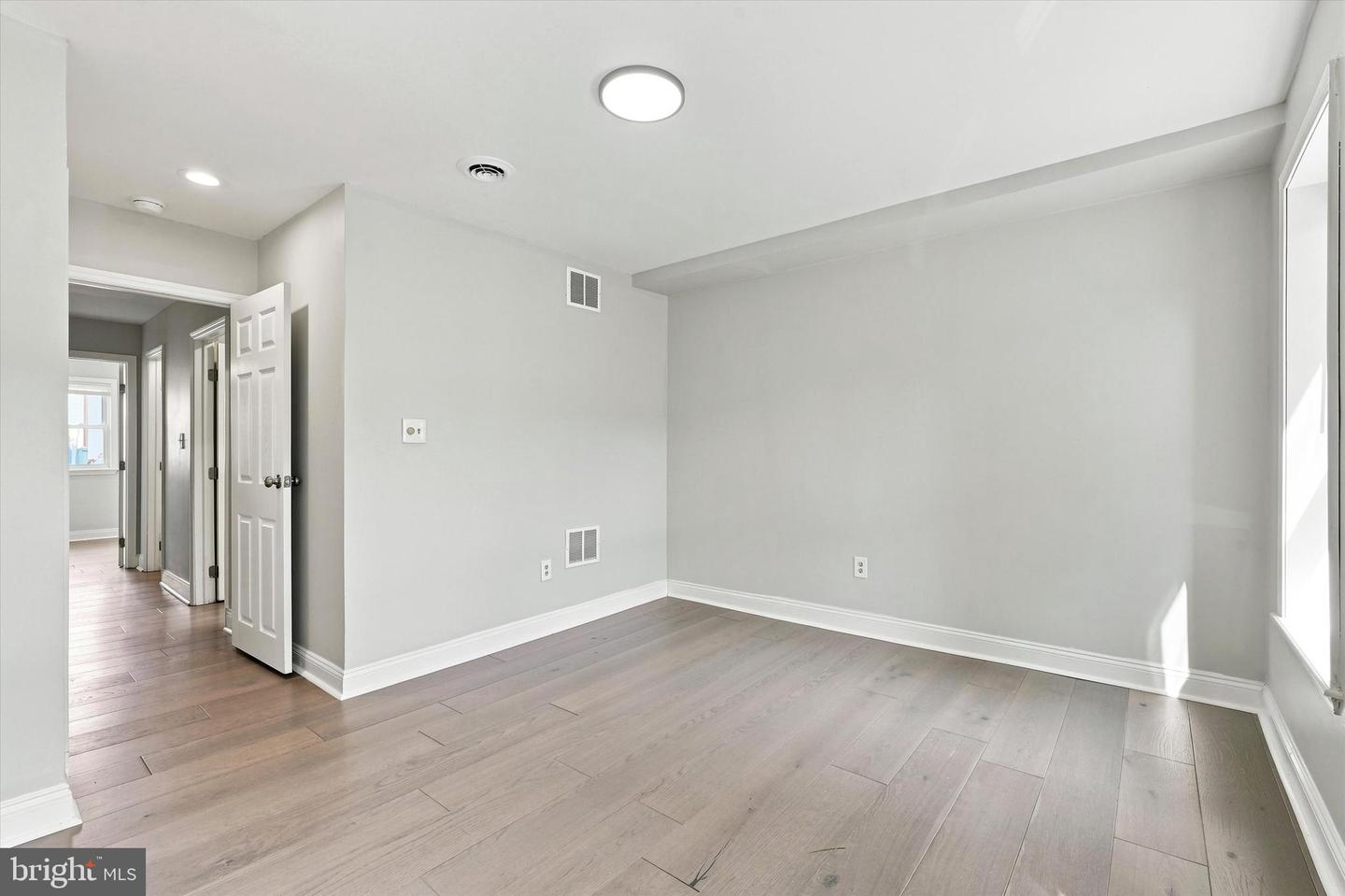 1829 Fernon St Property Photo 11