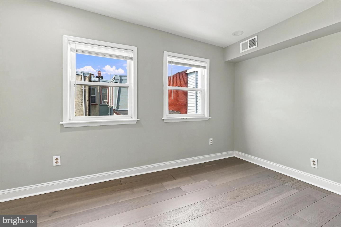 1829 Fernon St Property Photo 15