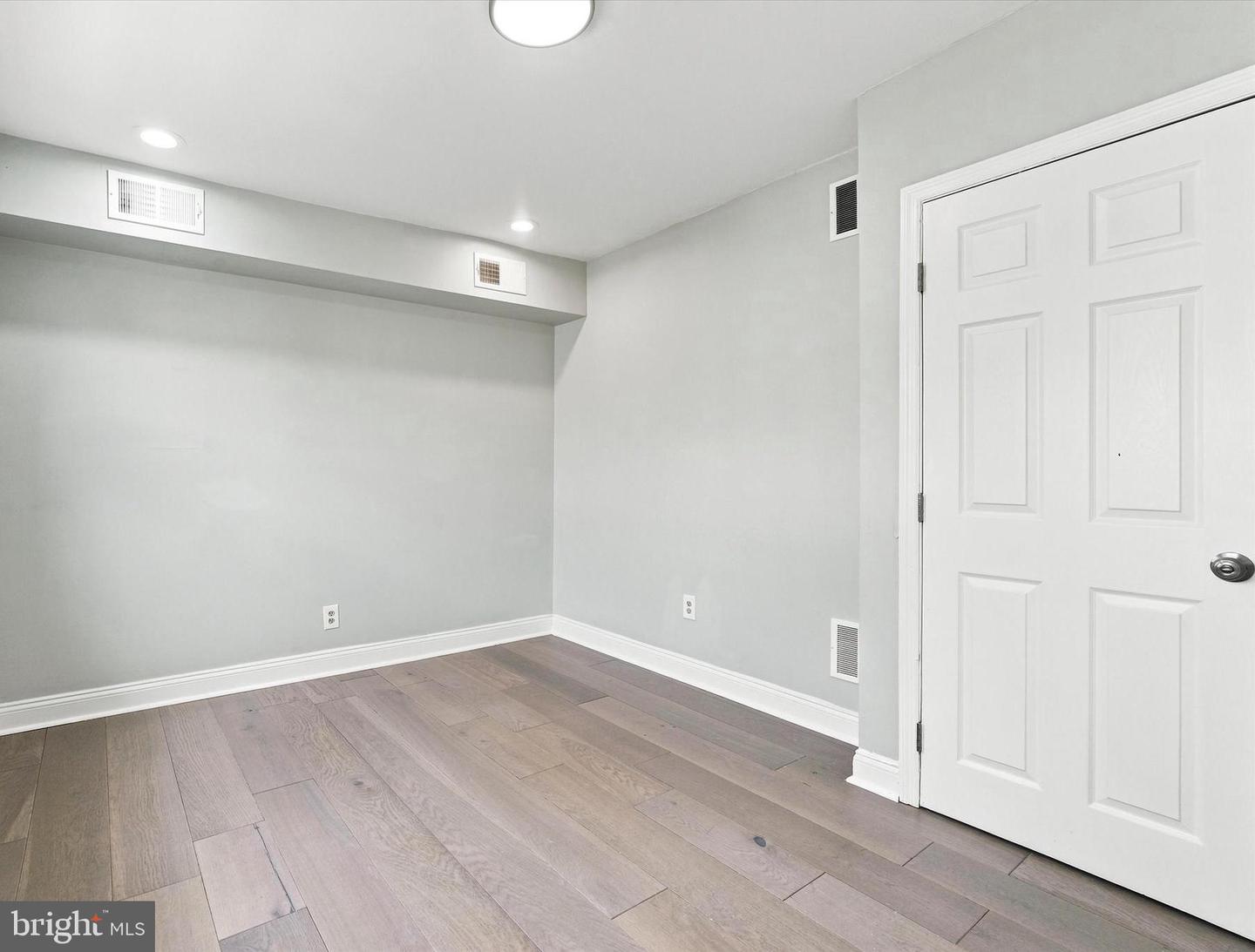 1829 Fernon St Property Photo 16