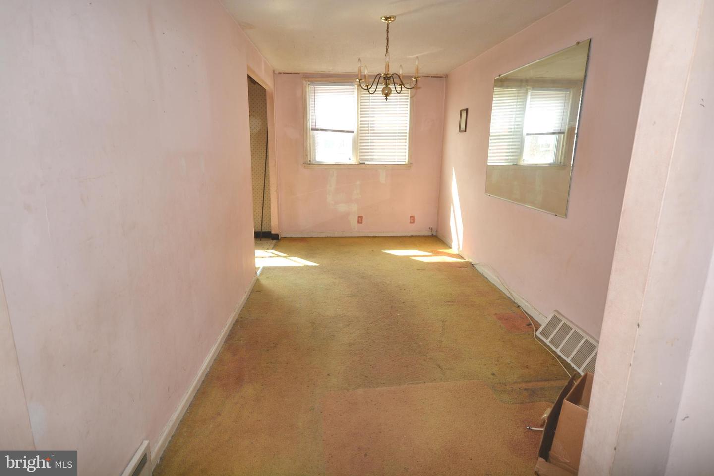 6517 Algard St Property Photo 3