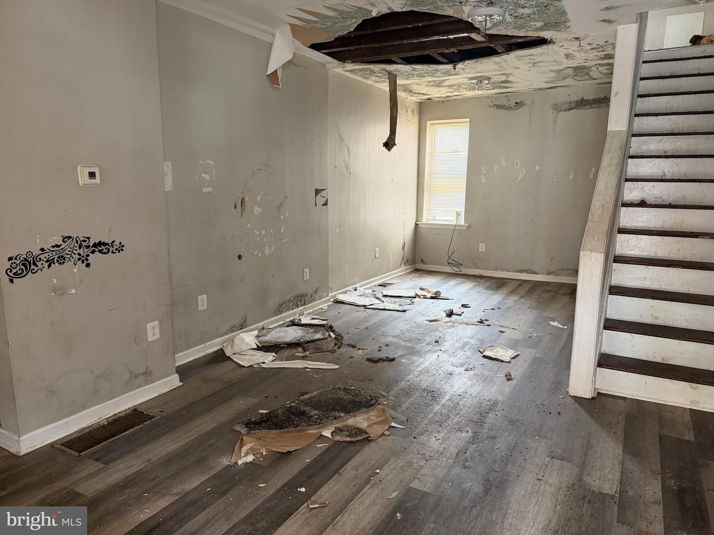 5528 BLOYD ST Property Photo 1