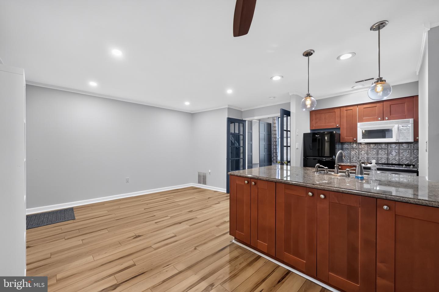 1828 Green St #2f Property Photo 4