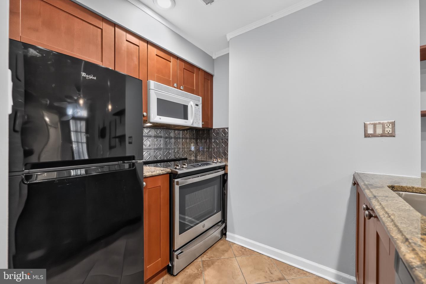 1828 Green St #2f Property Photo 5